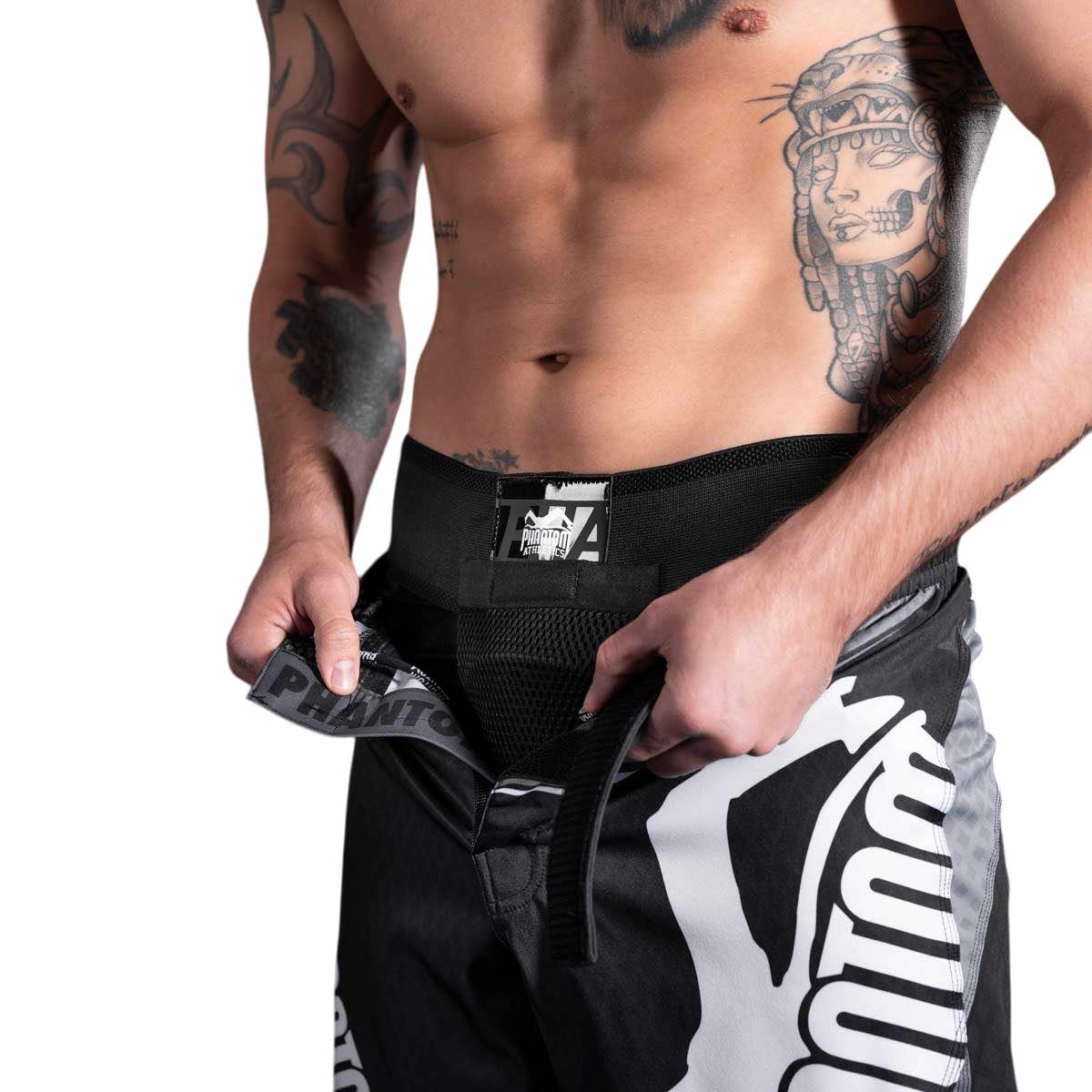 Coquille Muay Thai Phantom APEX Titan face