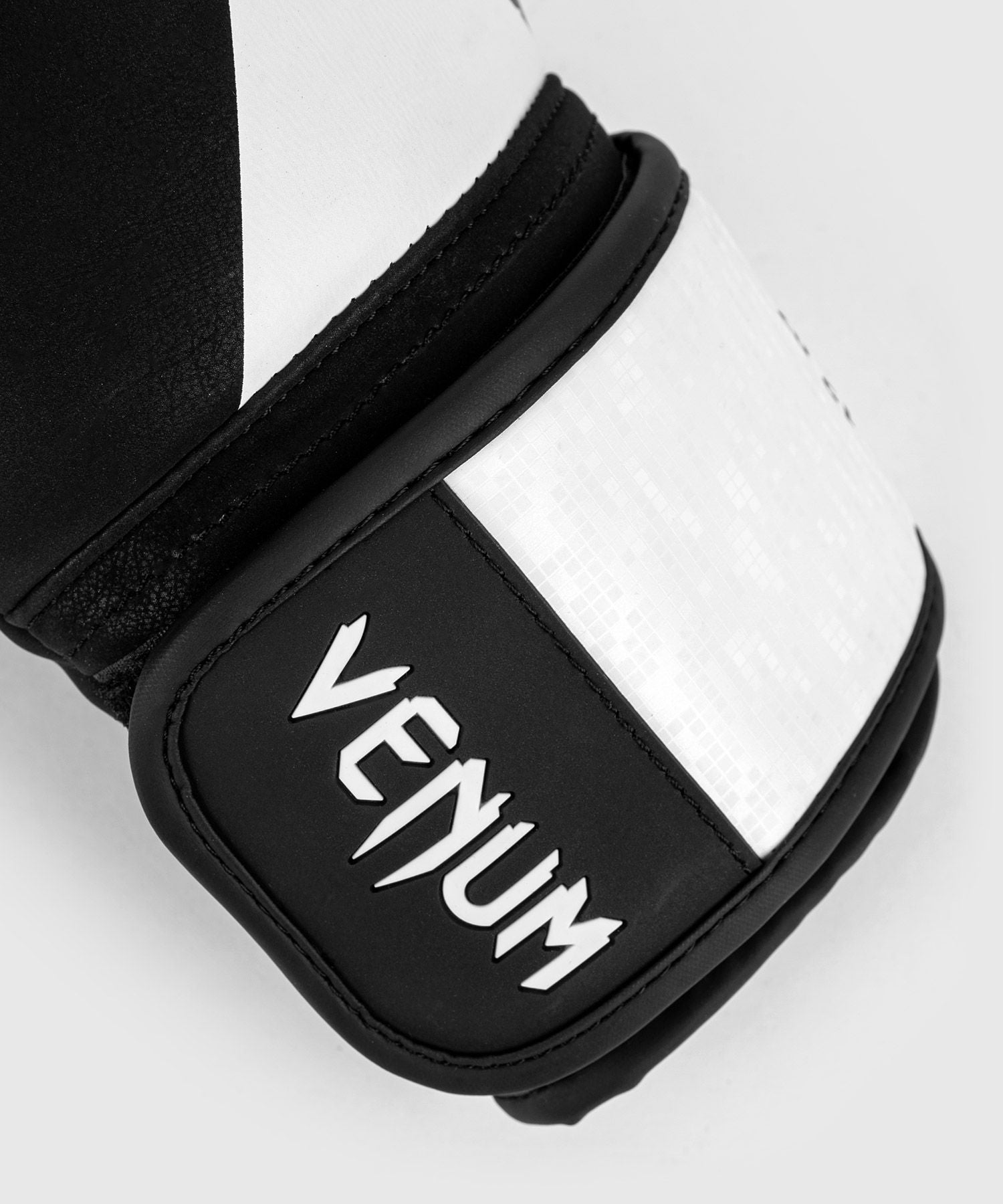 Gants de Boxe Venum Legacy