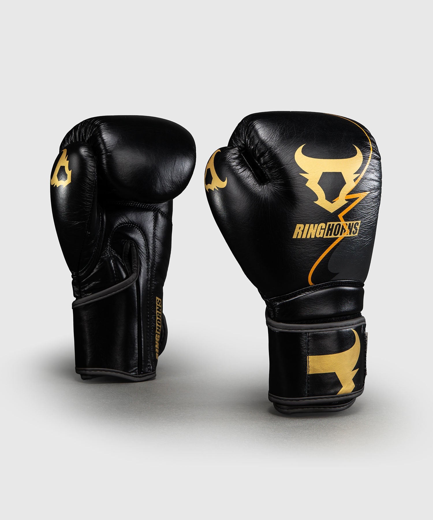 Gants de Boxe RingHorns Charger X Venum - Noir/Or