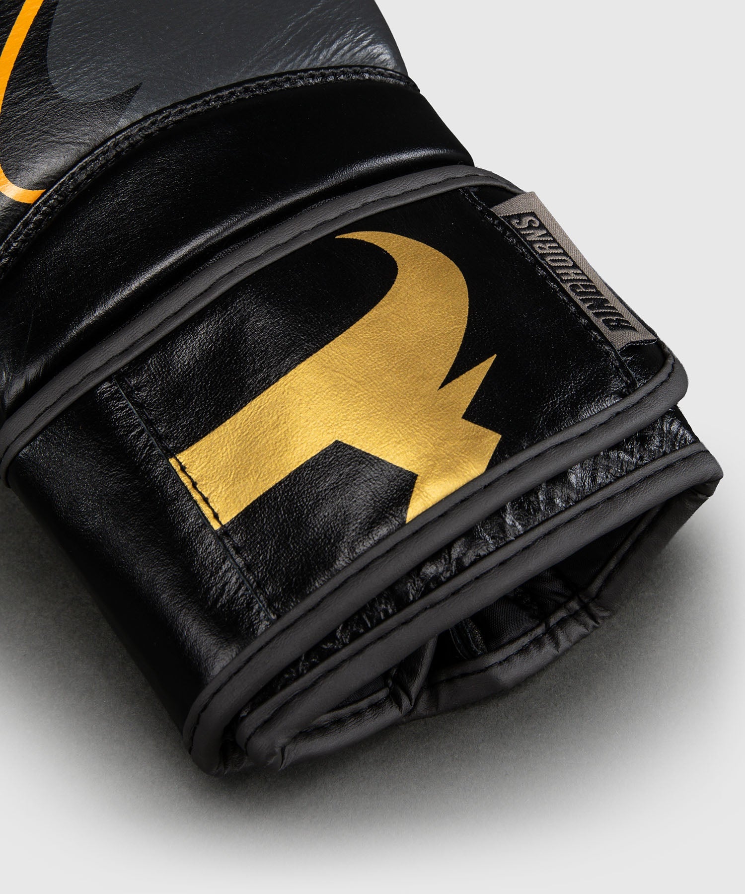 Gants de Boxe RingHorns Charger X Venum - Noir/Or