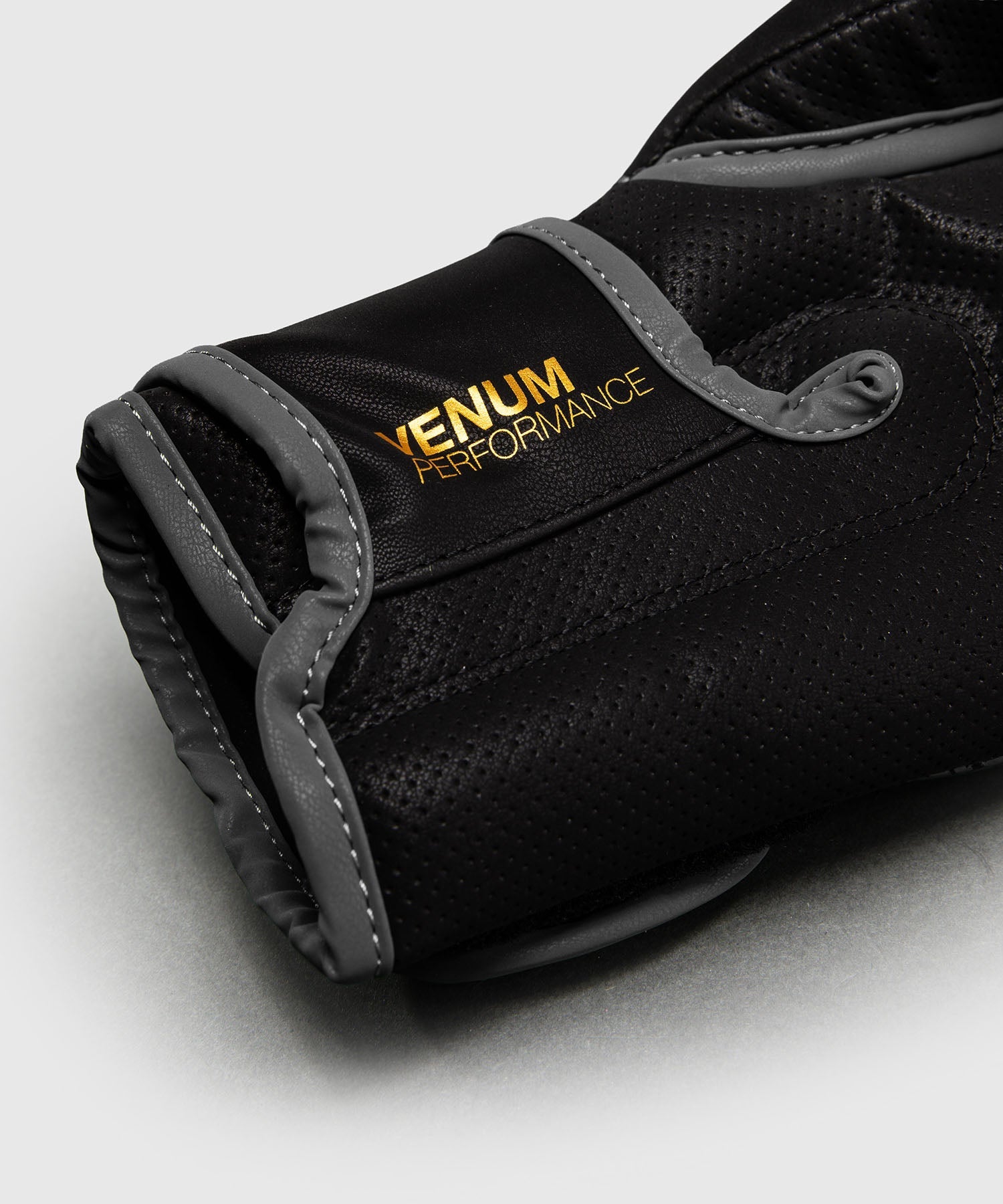 Gants de Boxe Venum Matupa - Noir/Gris/Or