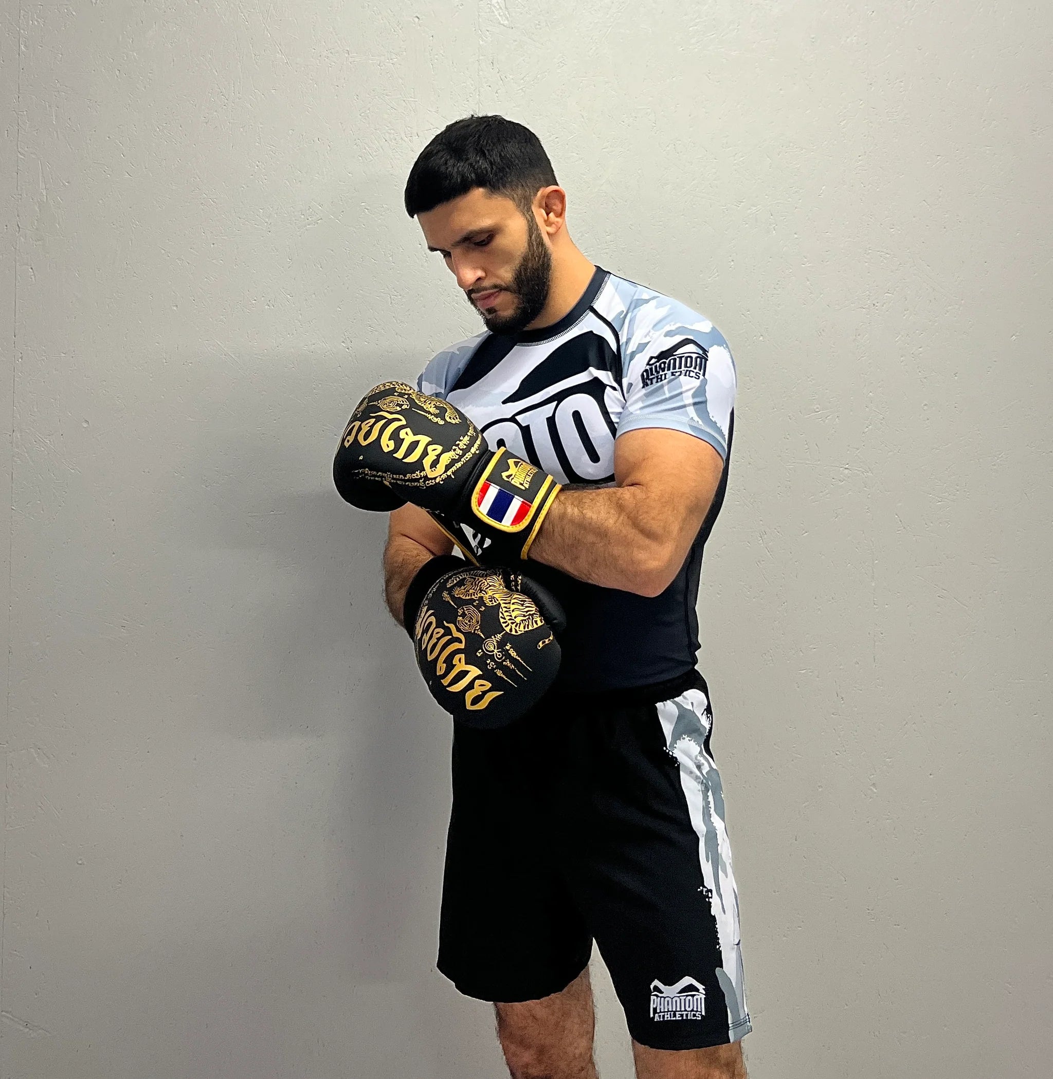 Gants de Boxe MUAY THAI - Phantom Athletics - Noir/or