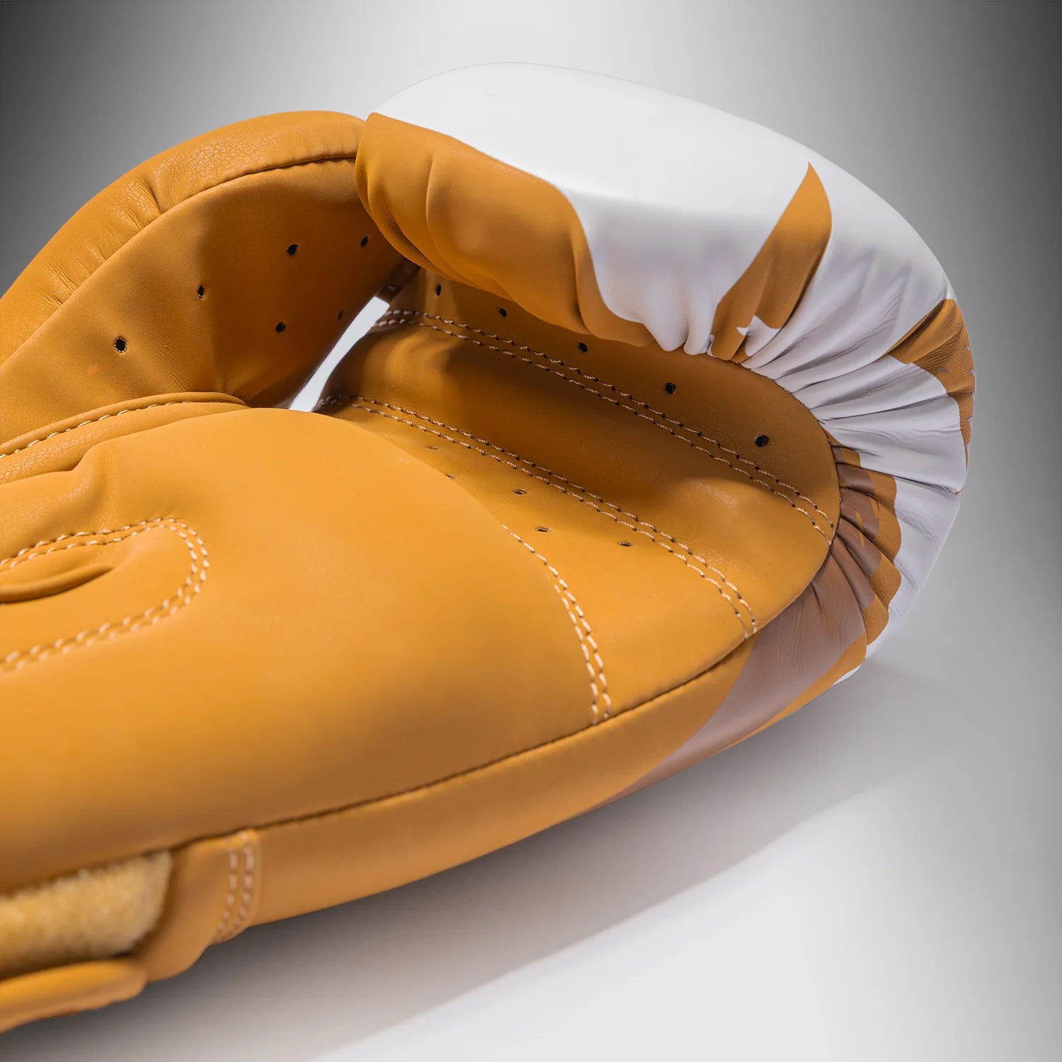 Gants de boxe VENUM Hurricane Marron