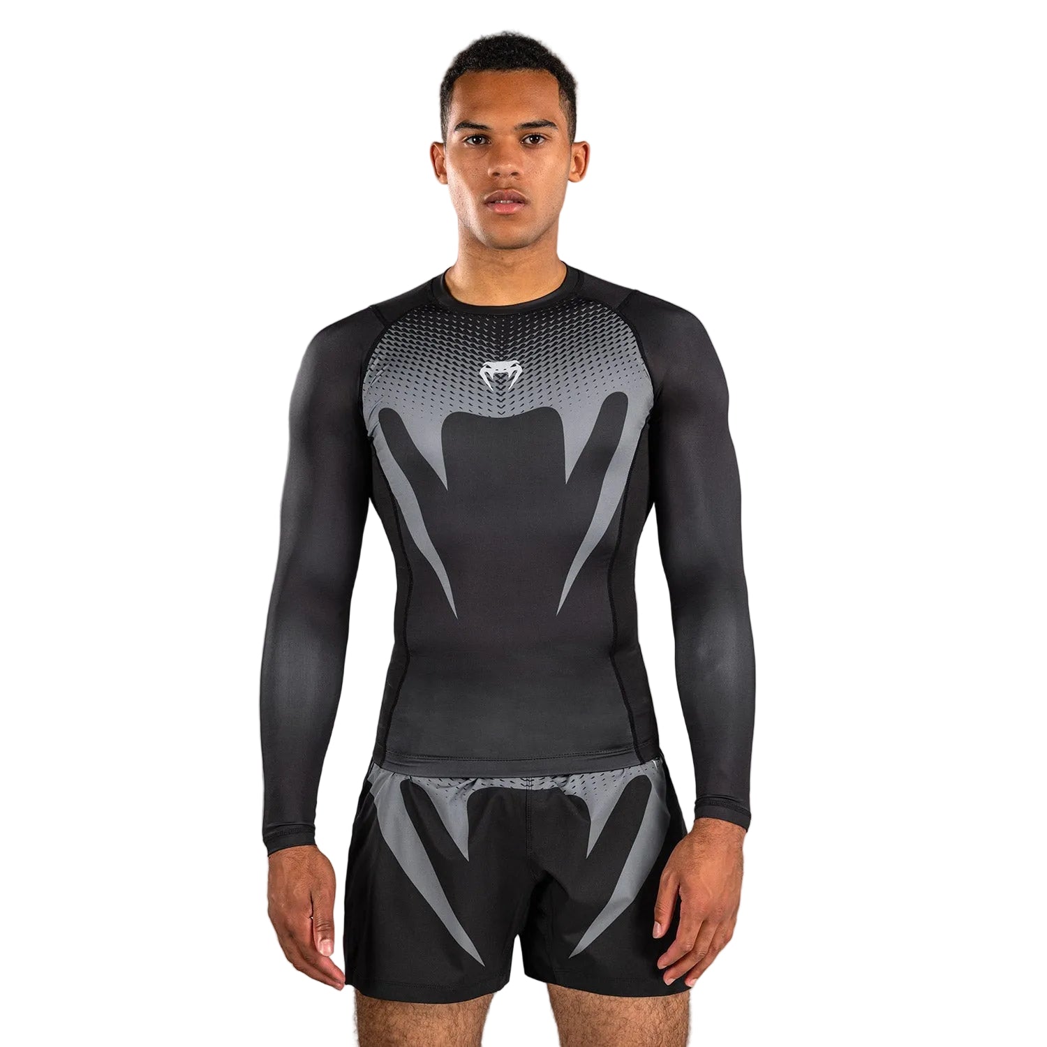 Rashguard Venum No-Gi manches longues noir et gris argenté, vue de face