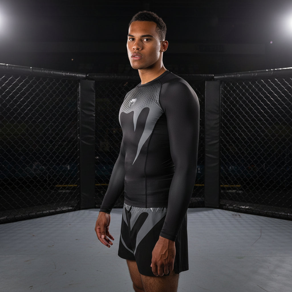 Rashguard Venum No-Gi noir et gris argenté pour le jiu-jitsu brésilien et le MMA