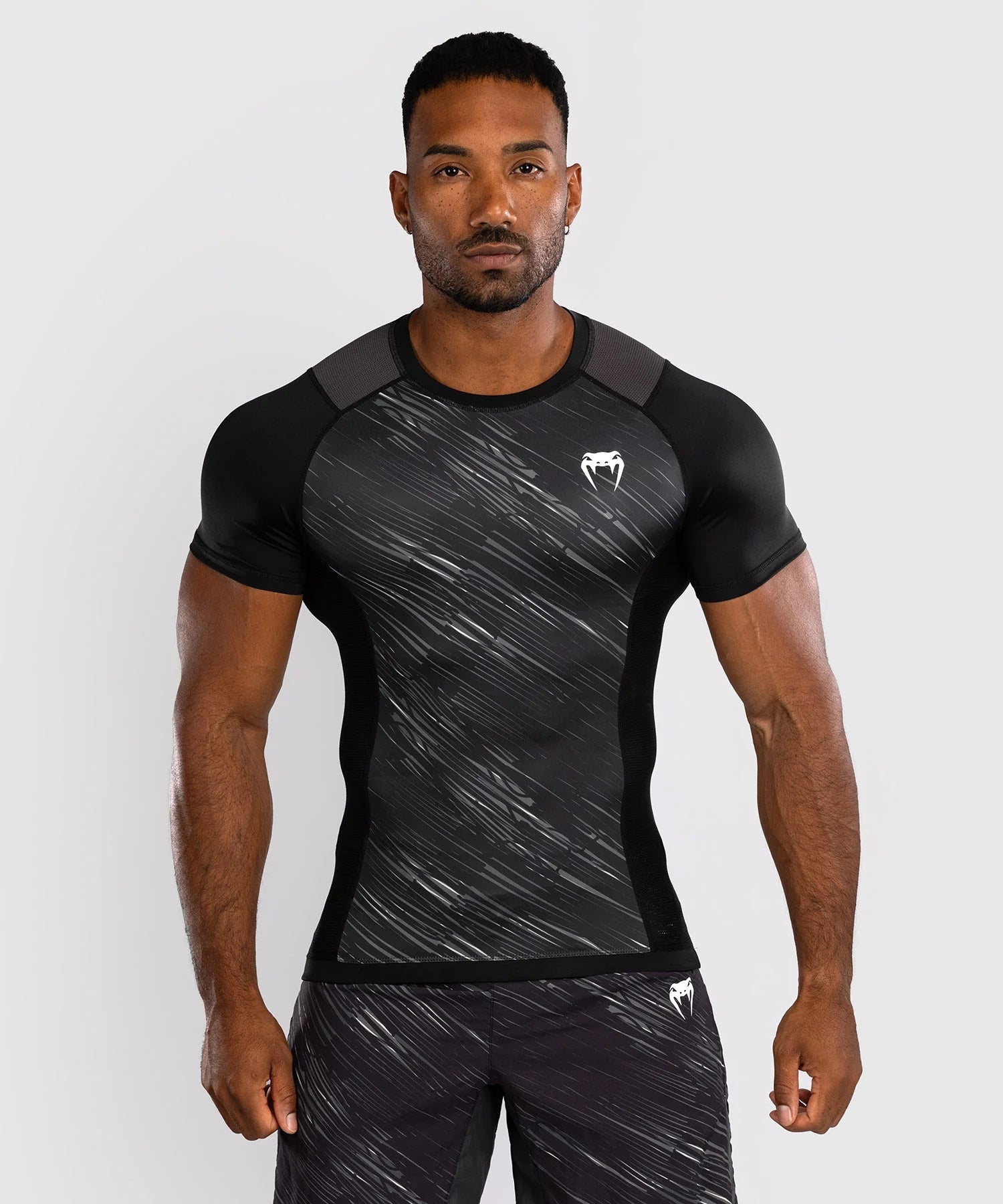 Rashguard Venum Rapid Manches Courtes – Noir/Gris Storm