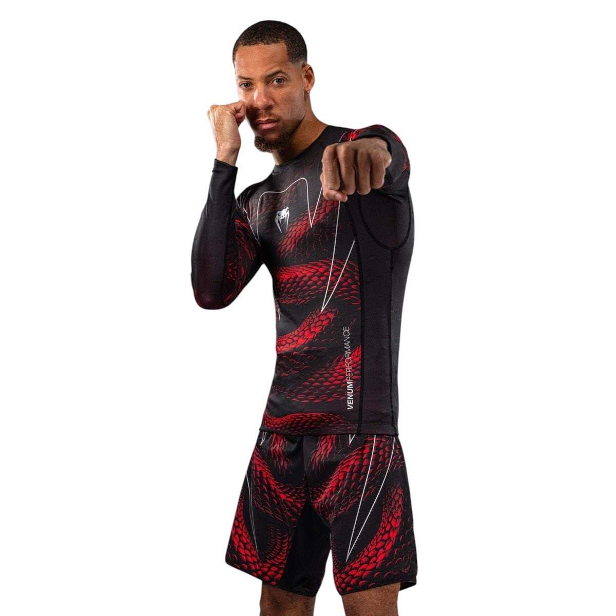 Rashguard manches longues Venum Matupa noir rouge argent pour grappling et MMA, compression et protection optimale