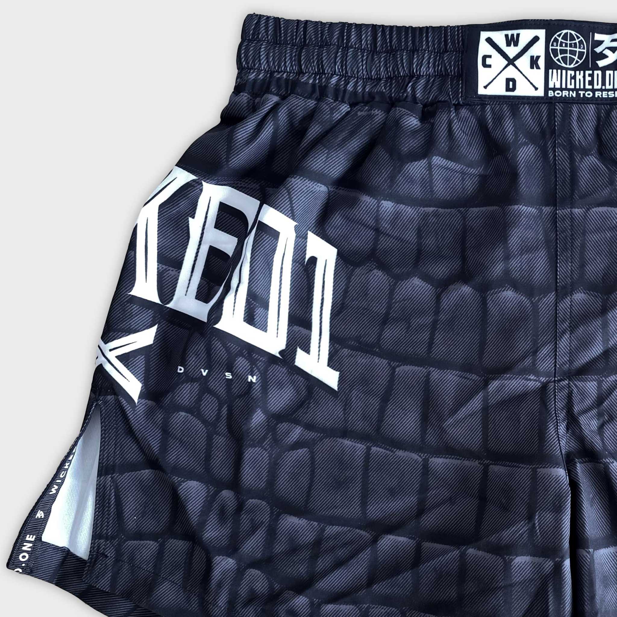 Short de MMA Wicked One Element Caiman noir et gris, robuste et ergonomique pour entraînement intensif