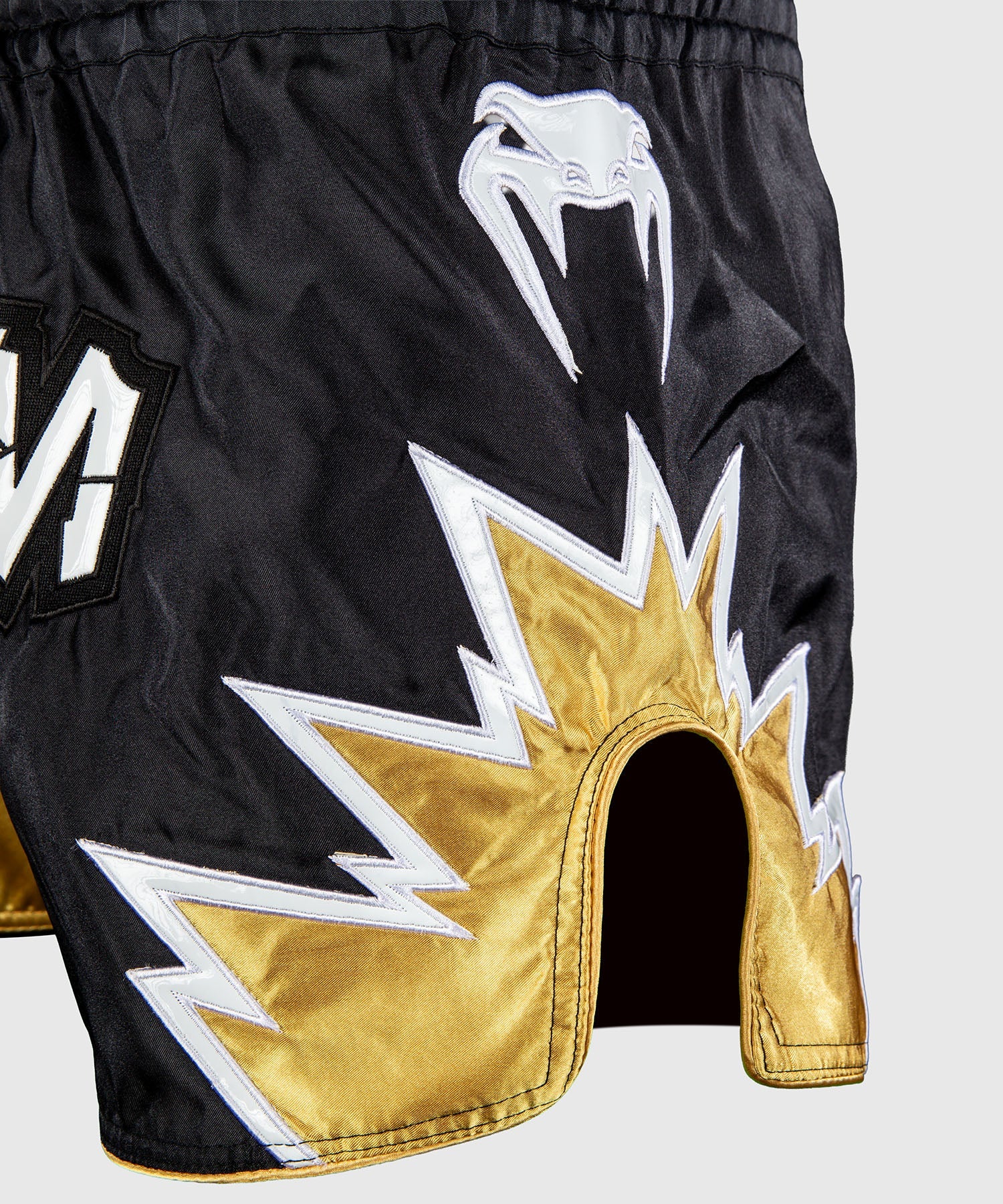 Short de Muay Thai Venum Inferno 2.0 - Noir/Or
