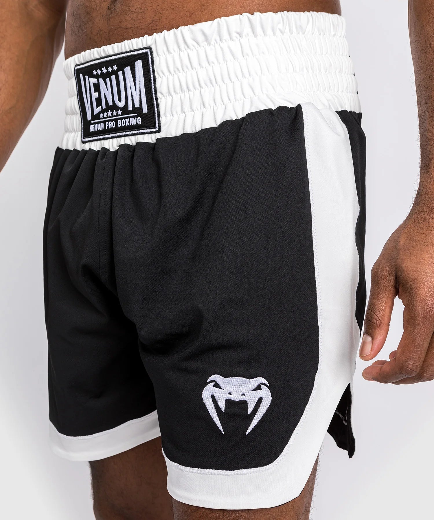 Short de boxe Venum Classic - Noir/Blanc