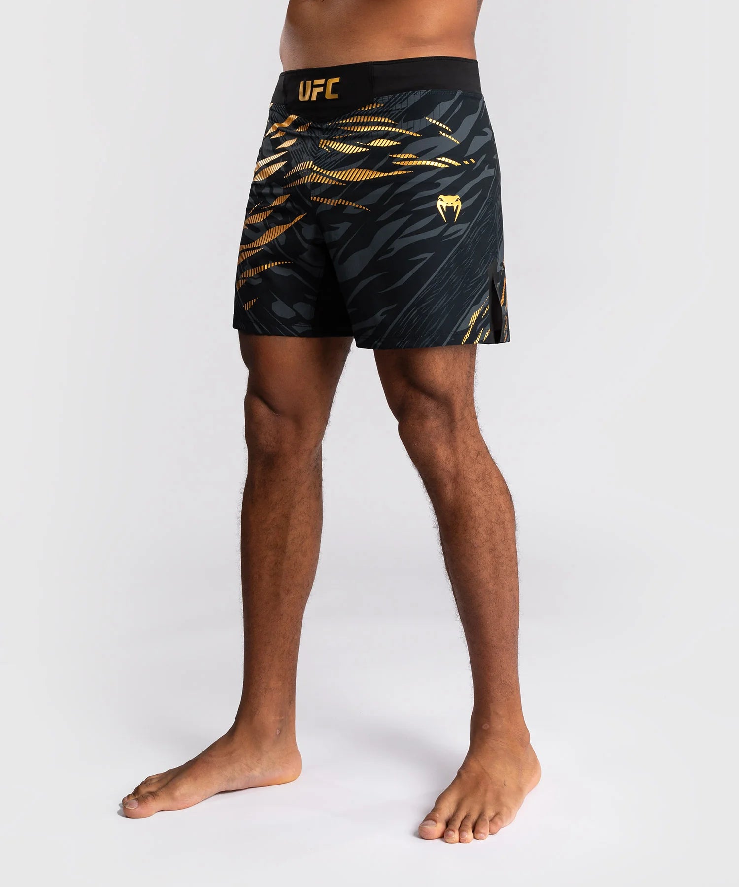 Shorts de Combat UFC Fusion by Venum Authentic Fight Night Noir / Or