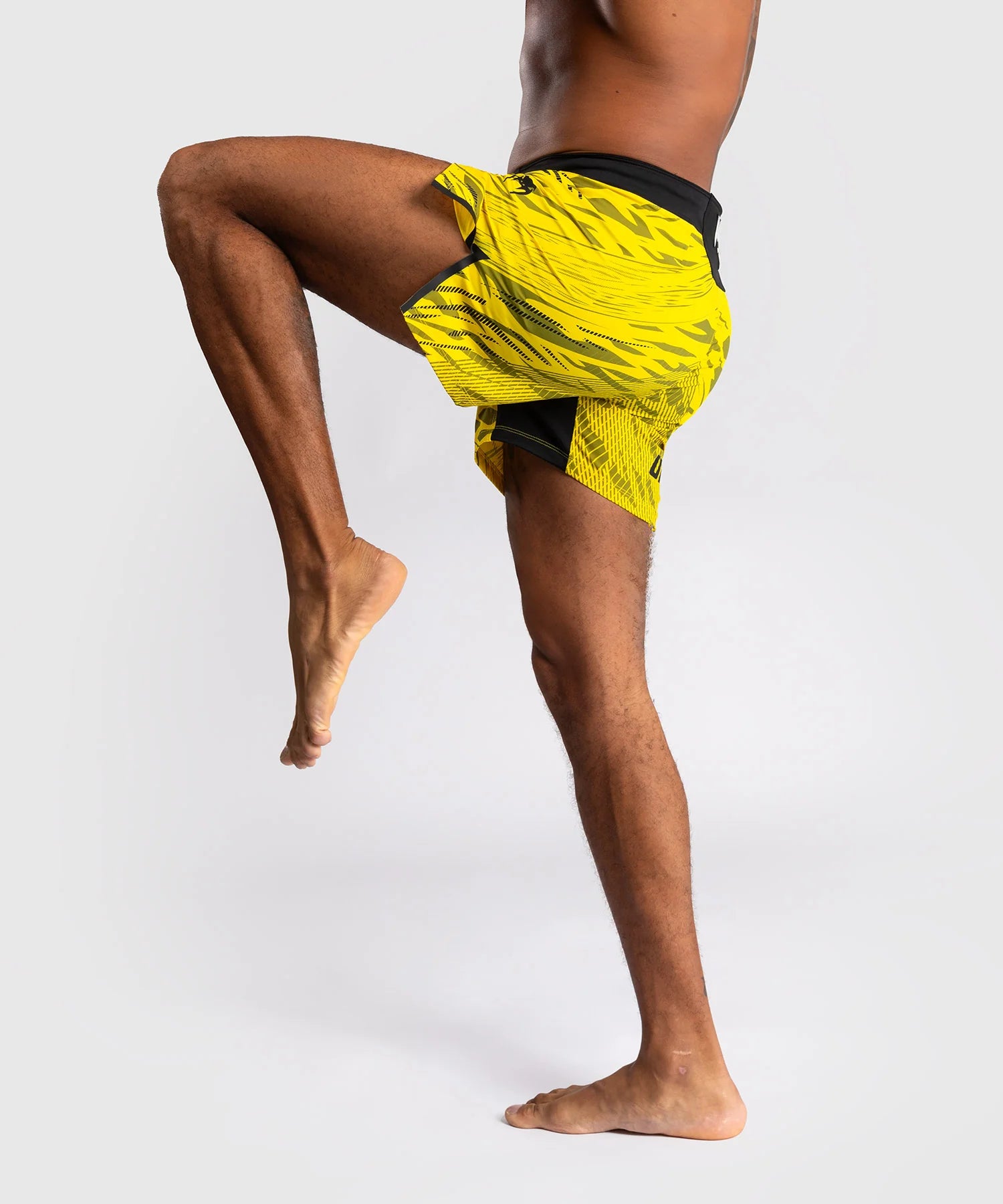 Shorts de Combat UFC Fusion by Venum Authentic Fight Night Jaune
