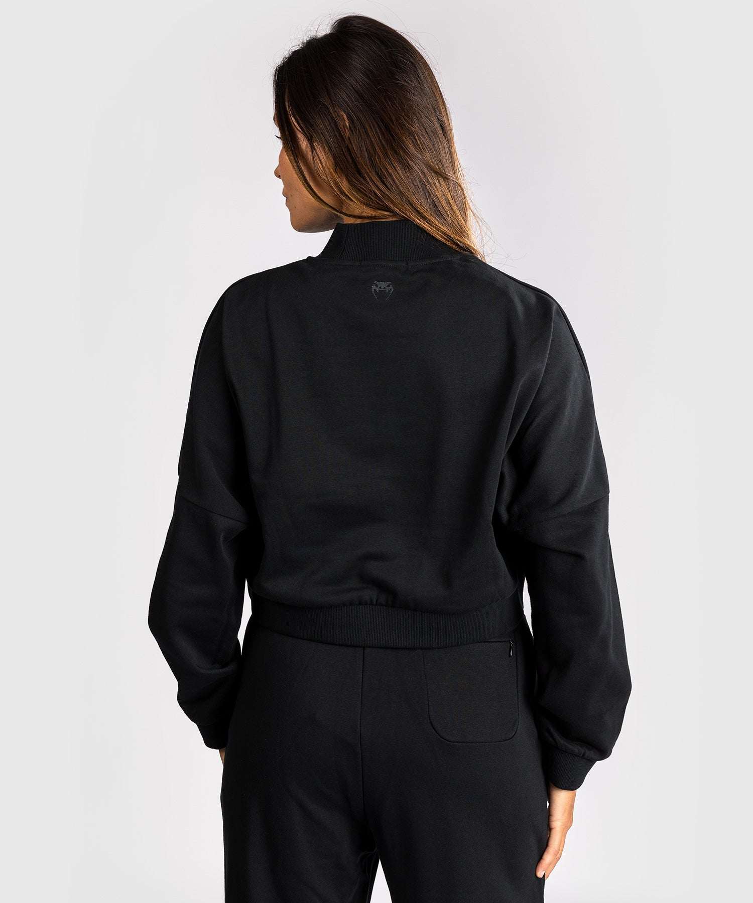 Sweatshirt Venum Pulse noir et blanc pour femmes avec coupe confortable et design sportif