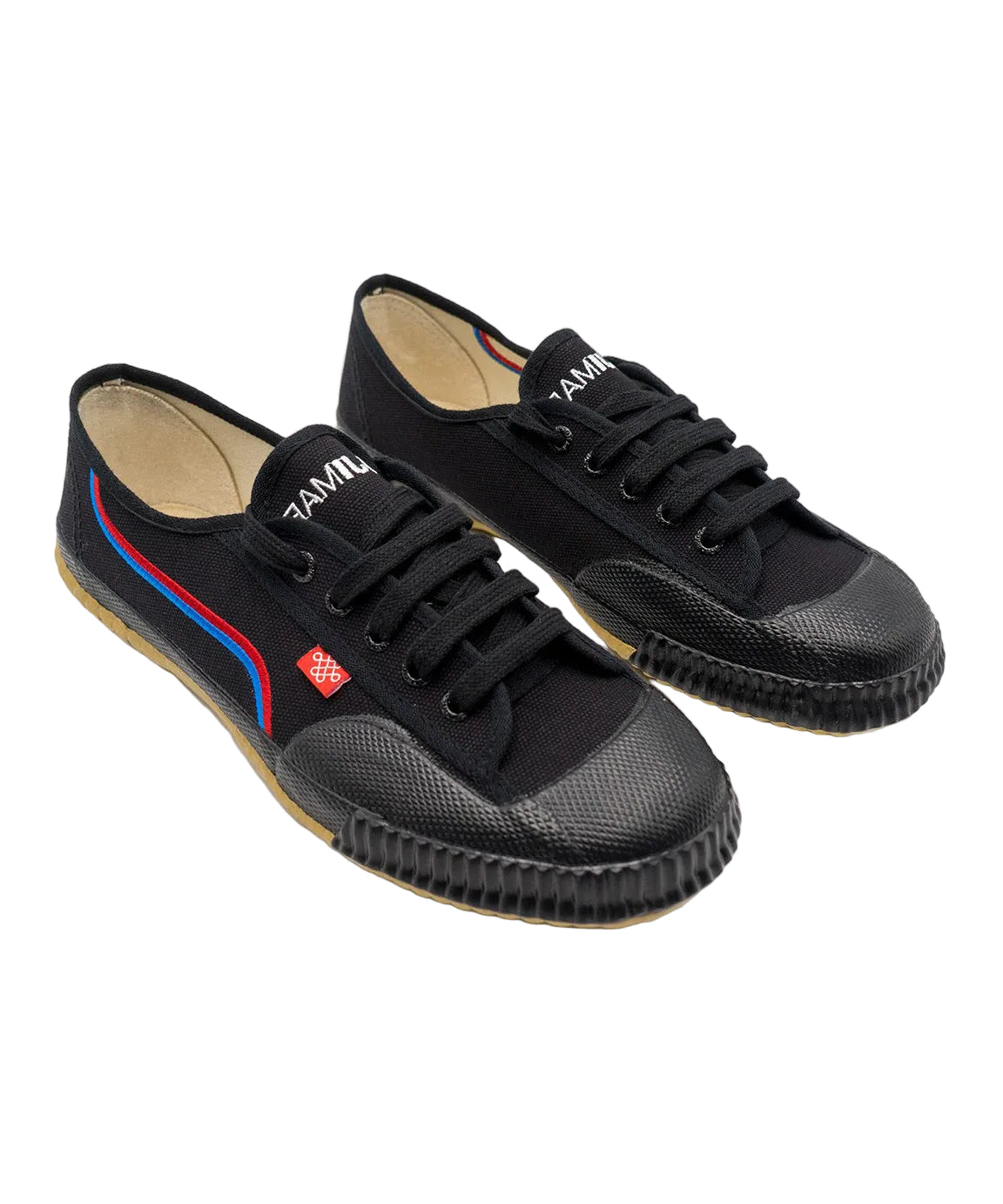 Chaussures Shaolin FUJIMAE noires vues de profil avec bout renforcé et semelle en caoutchouc