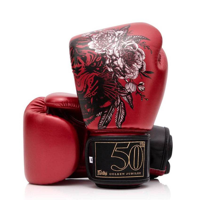 Gants de boxe Fairtex Golden Jubilee édition 50e anniversaire en microfibre brillante avec mousse triple densité et boîte personnalisée