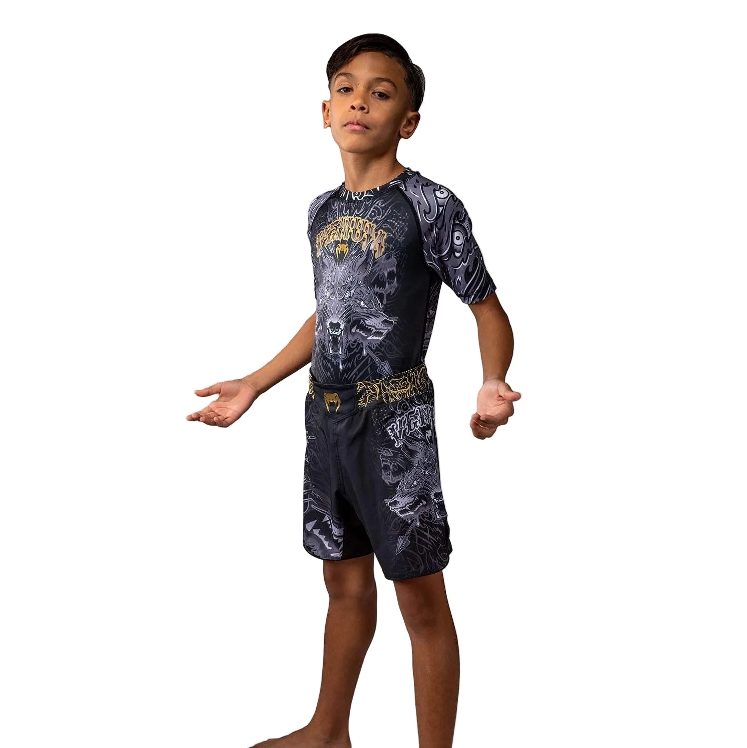 Motifs sublimés inspirés du loup sur le fightshort Venum Wolf Atak enfant