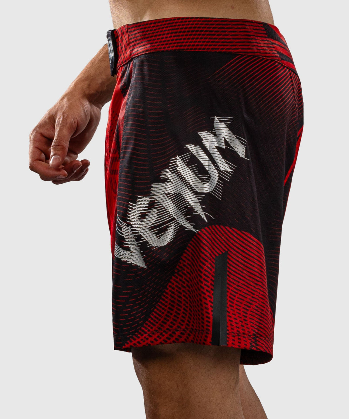Fightshort Venum Galactic 3.0 Rouge/Argent disponible à la Boutique des Arts Martiaux