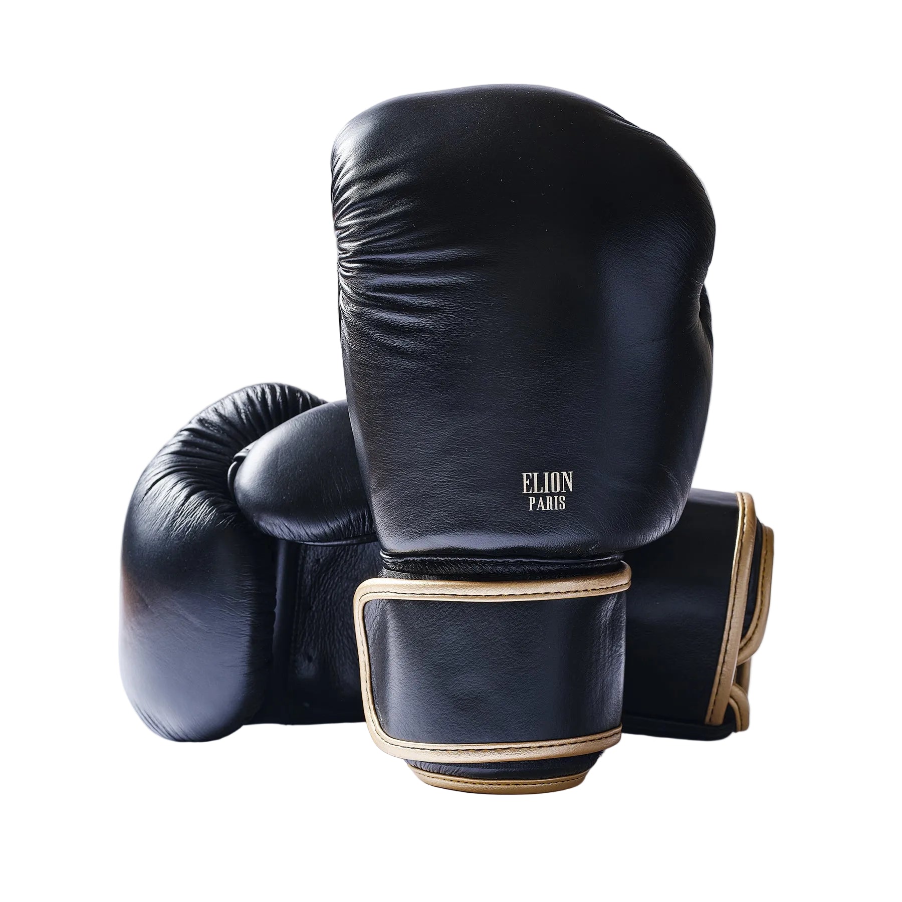 Logo doré ELION Paris sur le gant de boxe noir