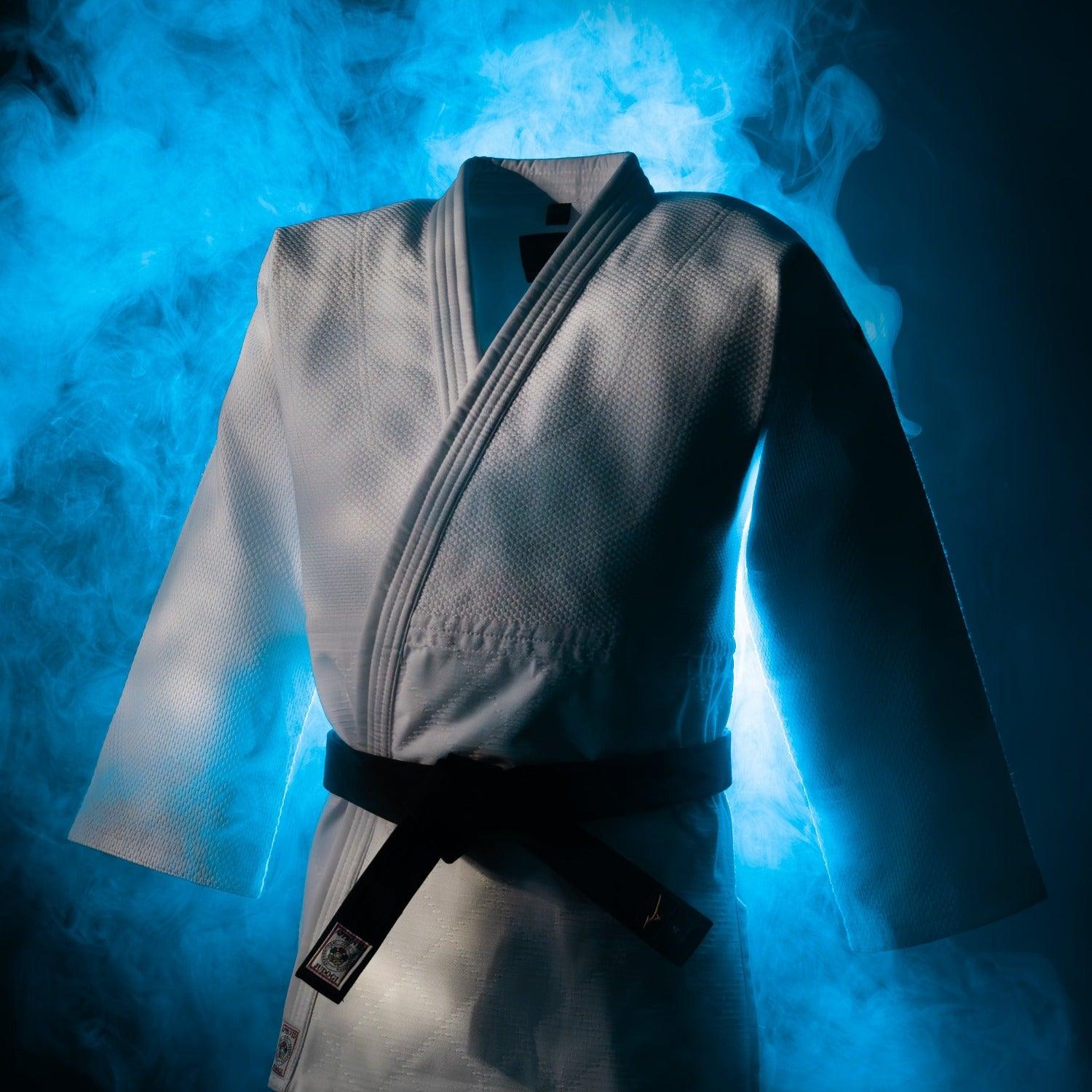 Kimono de Judo Yusho IJF 2023 Blanc Mizuno - Boutique des Arts Martiaux