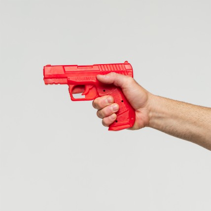 Pistolet factice rouge FUJIMAE pour le désarmement en Krav Maga