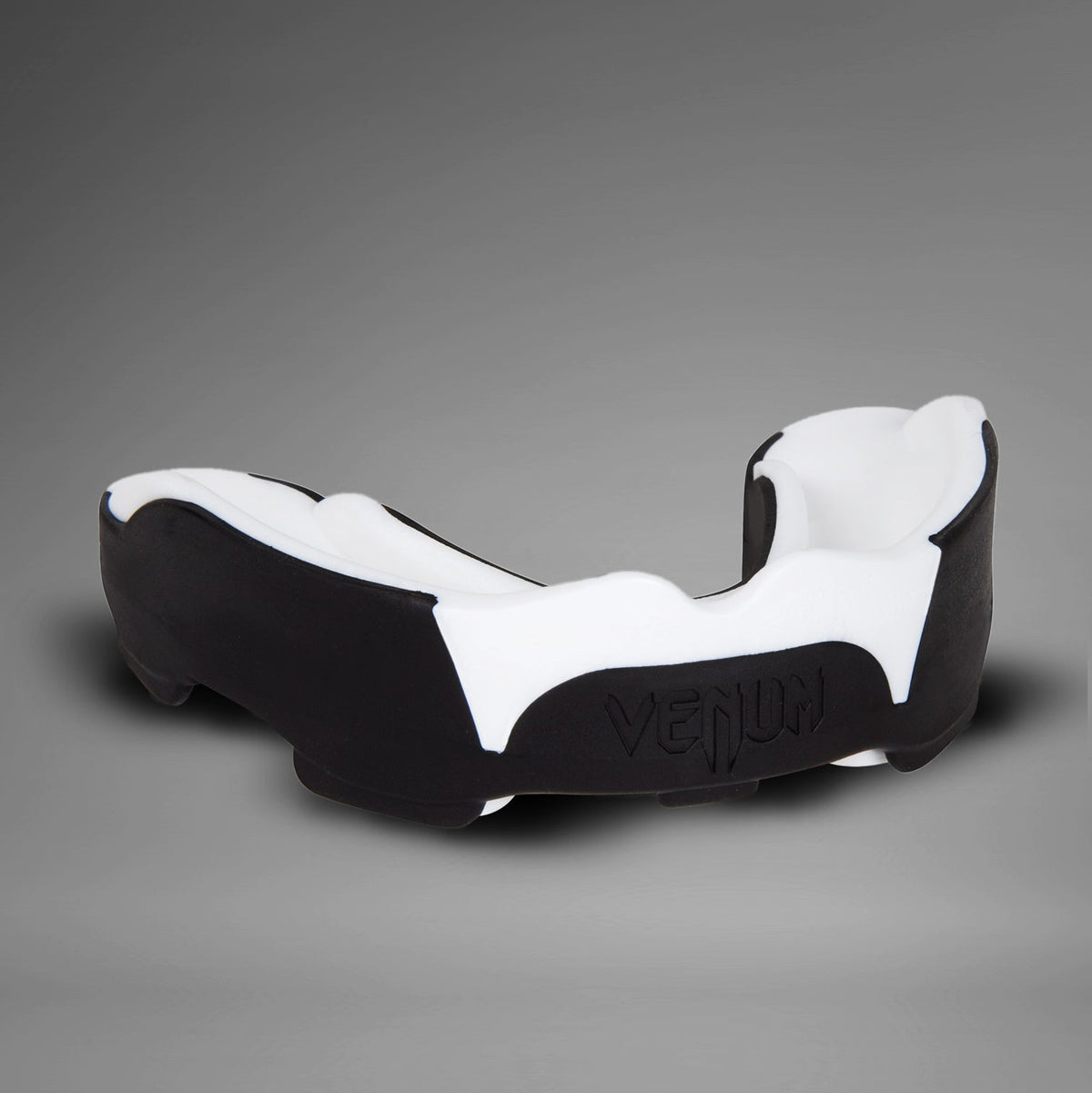 Protège-dents Venum Predator Noir/Blanc vue arrière