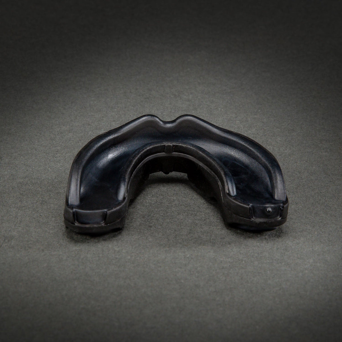 Protège-dents Venum Predator Noir/Noir/Rouge vue arrière
