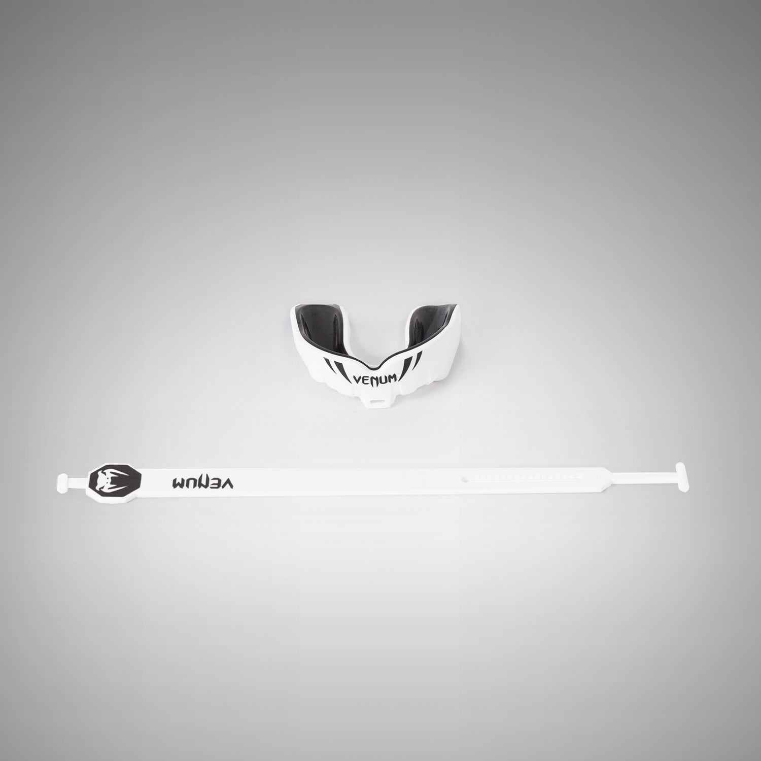 Protège-dents Venum Challenger enfant blanc et noir pour sports de contact, protection sans latex et confortable pour enfants jusqu’à 10 ans