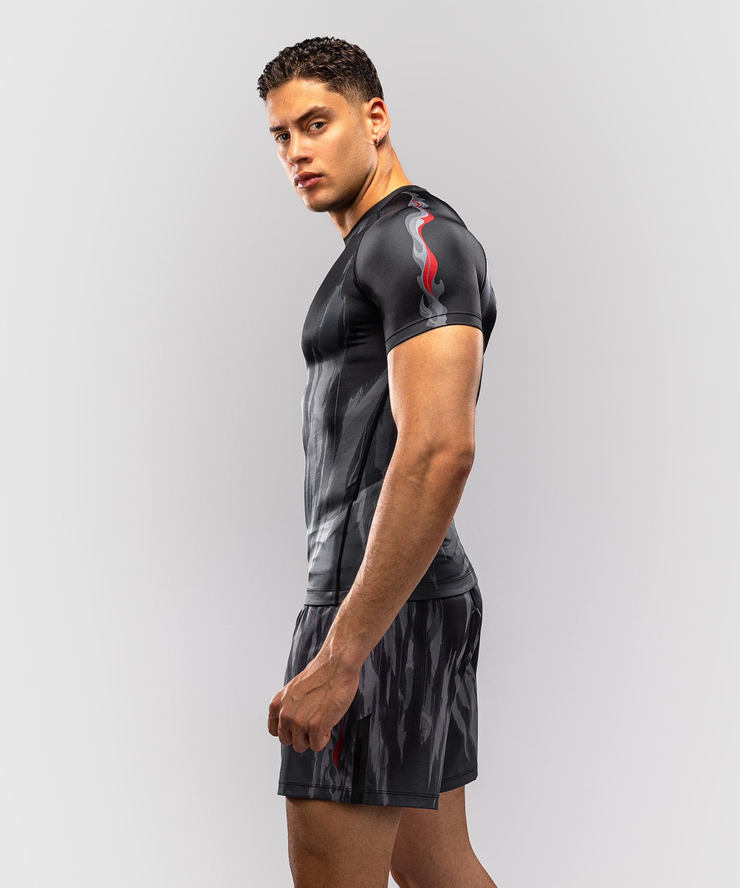 Rashguard manches courtes Venum Demon Noir/Gris pour l'entraînement