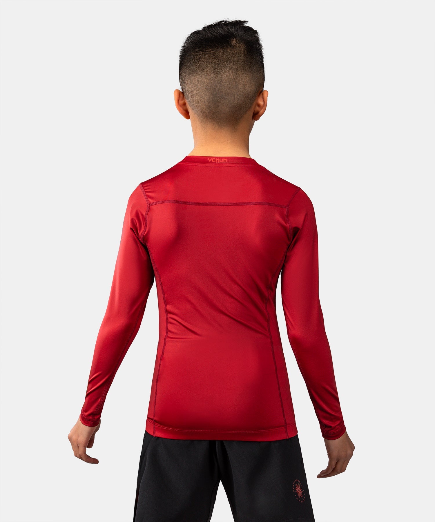 Rashguard Manches Longues Venum Attack Kids Noir/Rouge disponible à la Boutique des Arts Martiaux