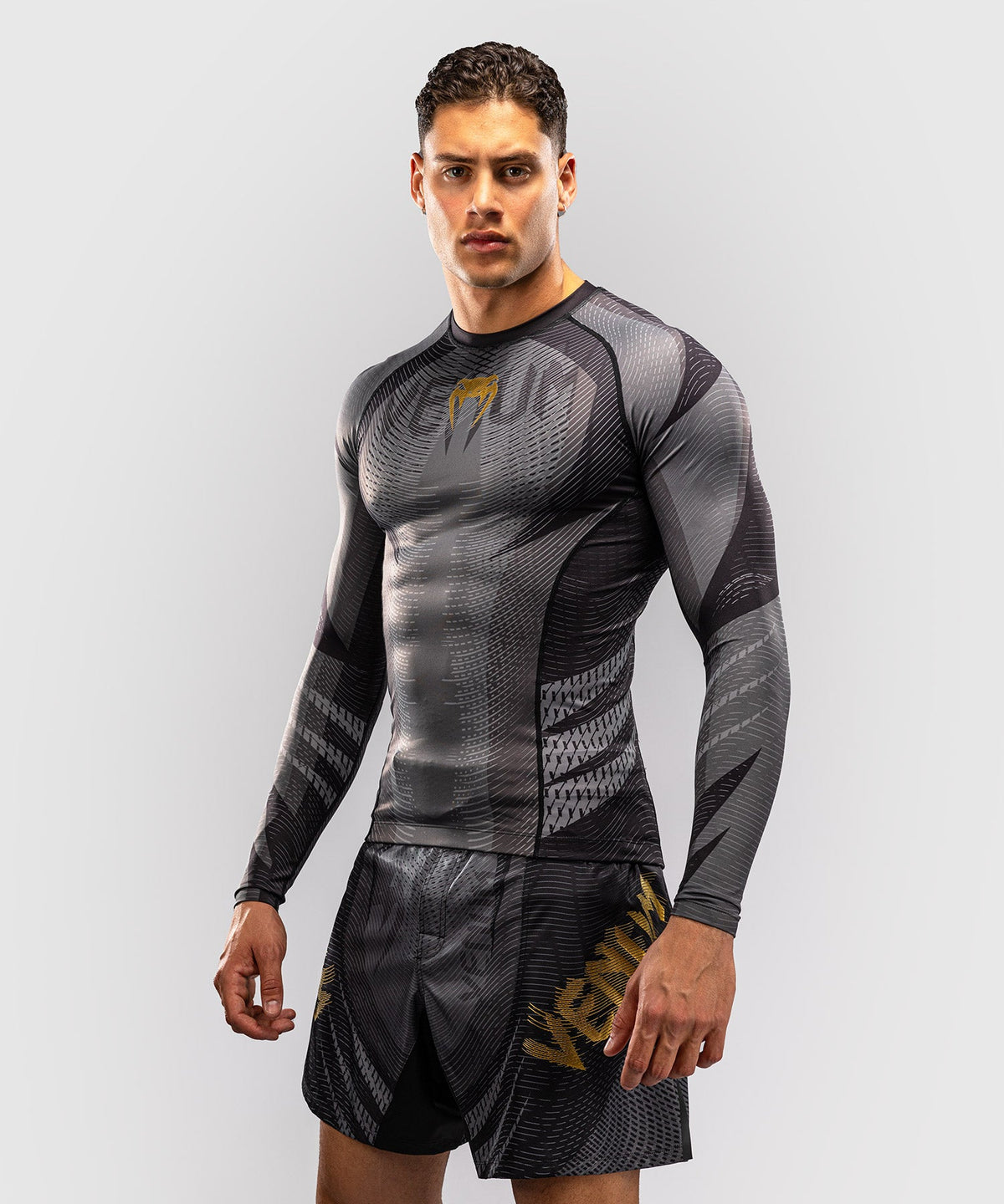 Rashguard Manches Longues Venum Galactic 3.0 Noir/Or disponible à la Boutique des Arts Martiaux