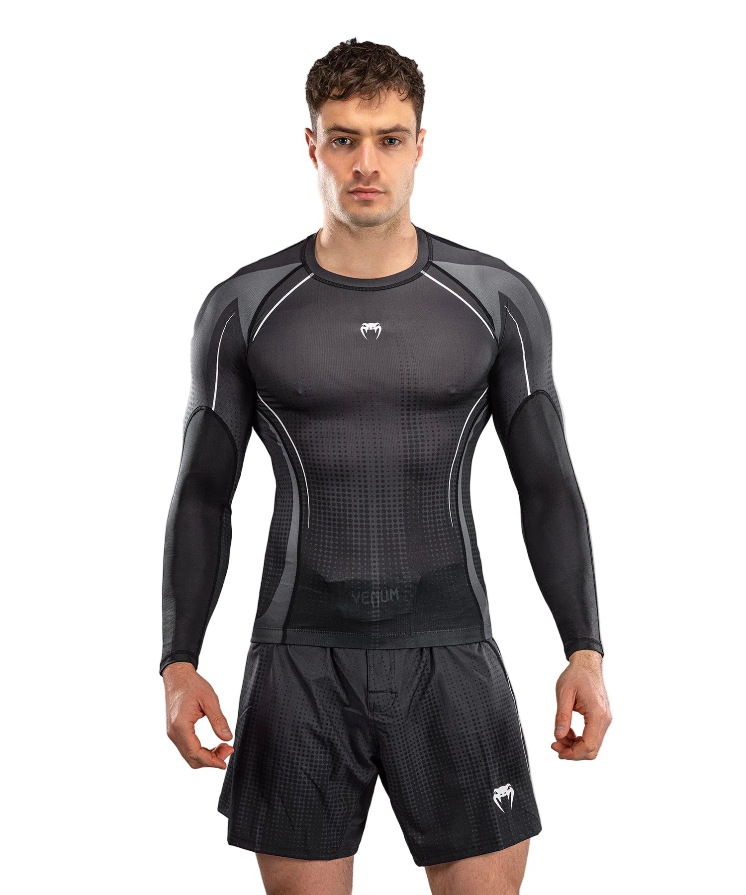 Rashguard manches longues Venum Stealth noir et blanc, vue de face