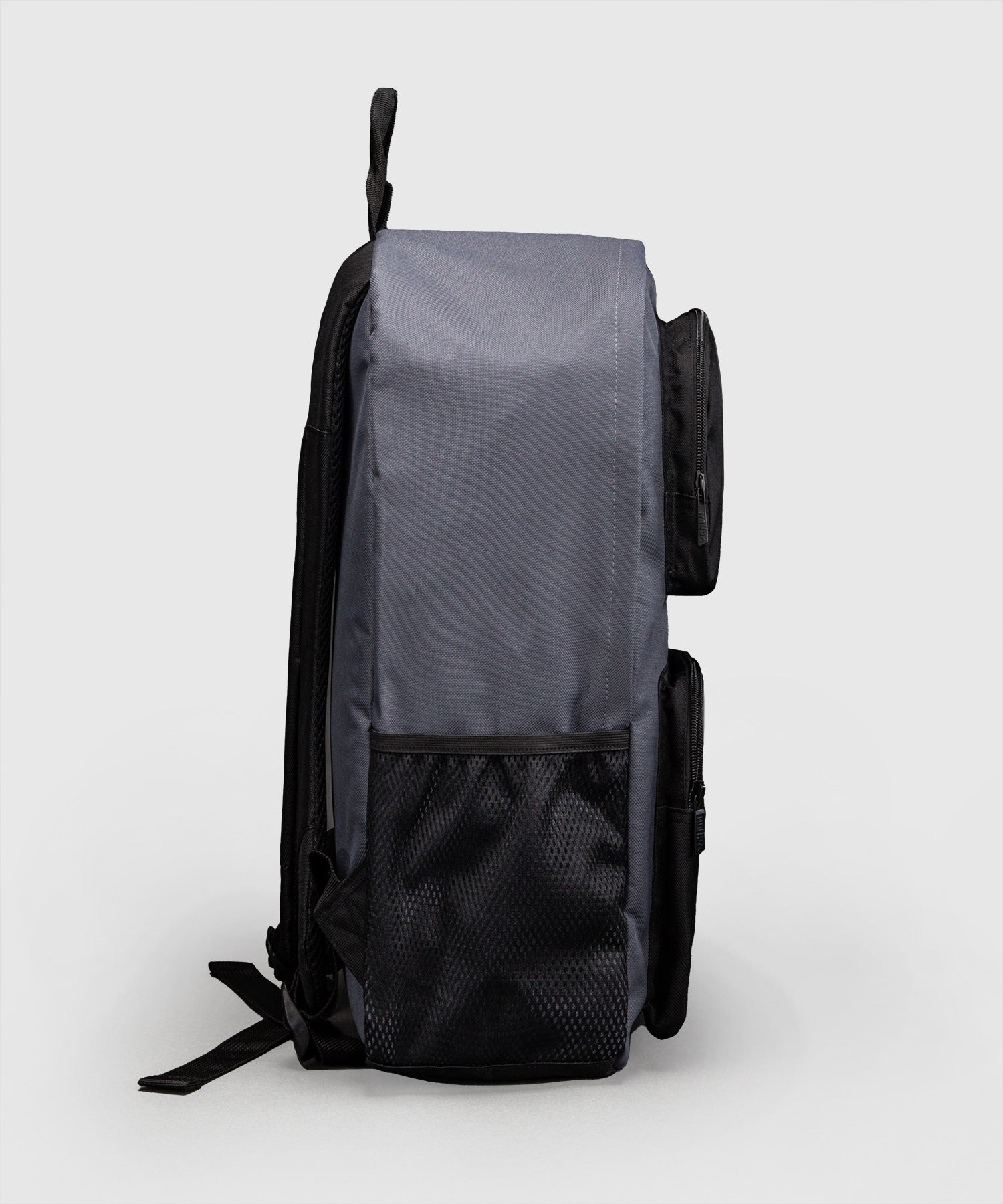 Sac à Dos Venum Essential 24L Gris/Noir disponible à la Boutique des Arts Martiaux
