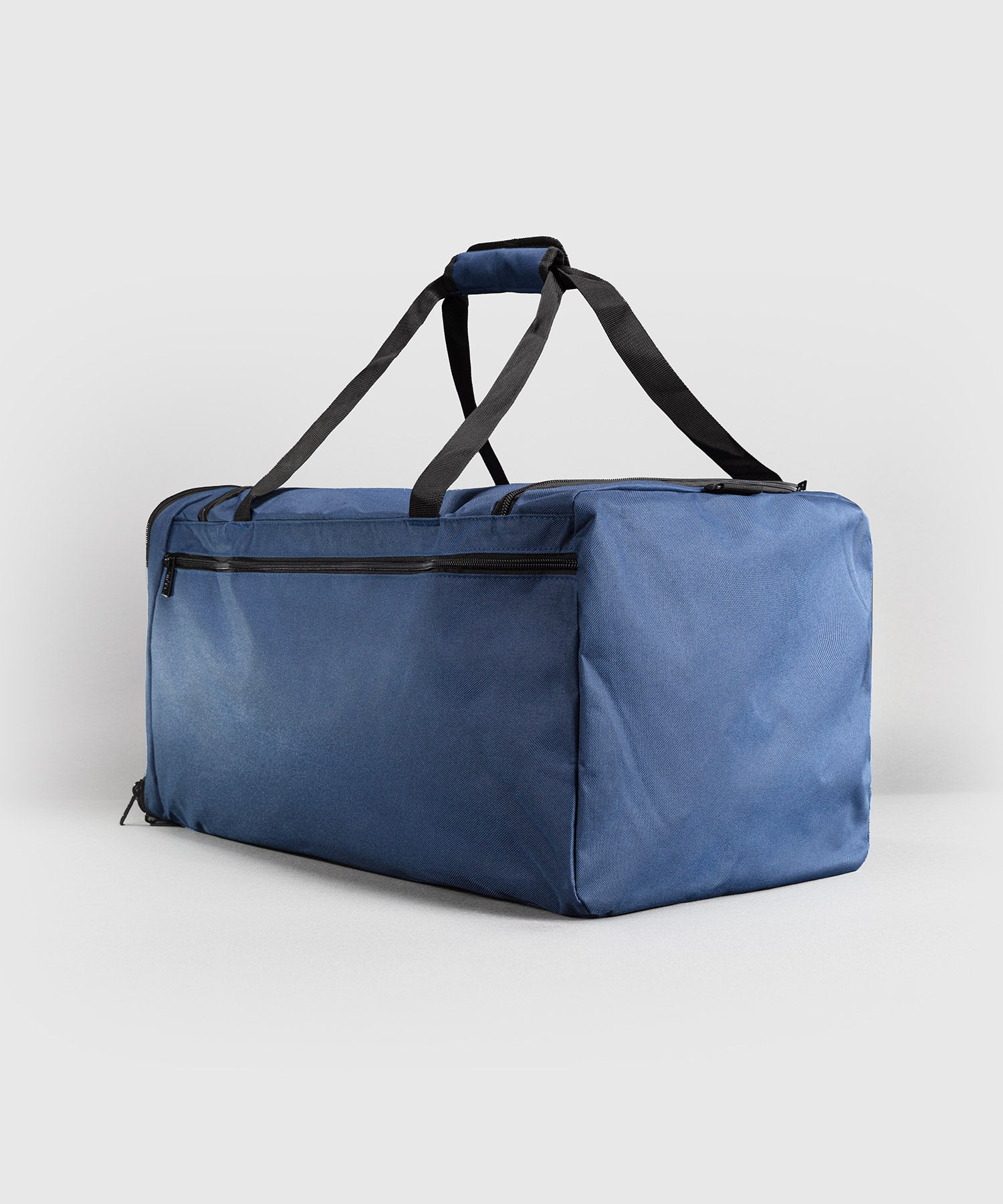 Sac de Sport Venum Essential 61L Bleu Marine disponible à la Boutique des Arts Martiaux