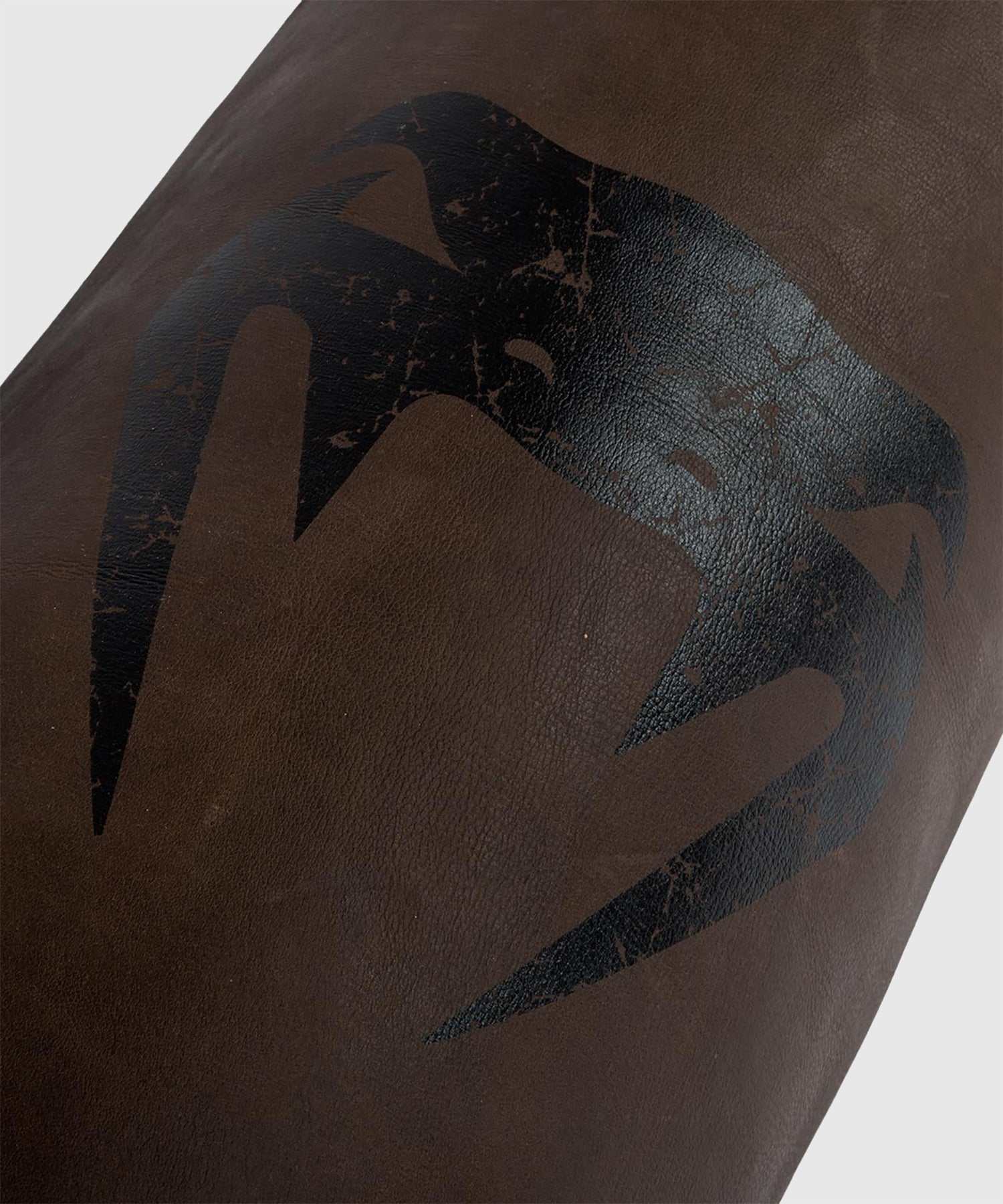 Sac de frappe Venum vintage en cuir marron de 150 cm pour boxe et MMA robuste et durable.