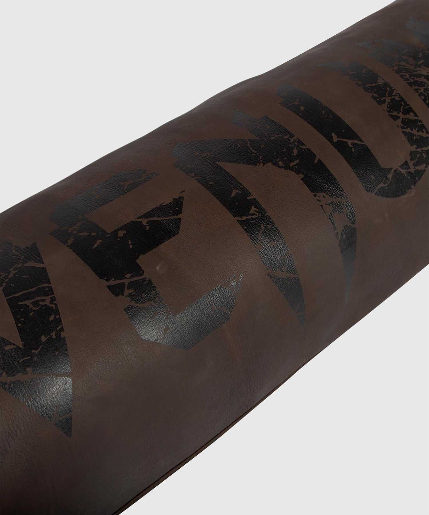 Sac de frappe Venum vintage en cuir marron 150 cm, résistant et stable pour boxe et MMA