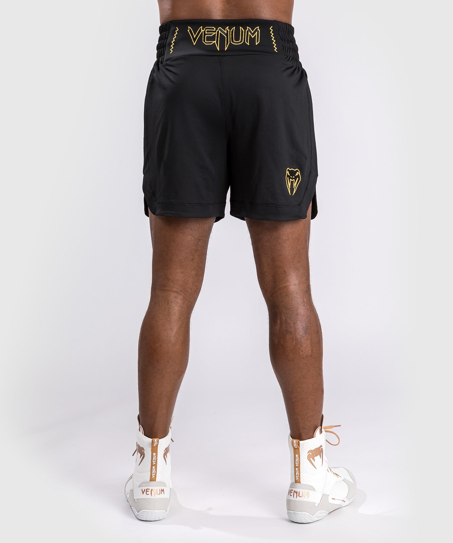 Logos Venum brodes dores sur le short de boxe Classic