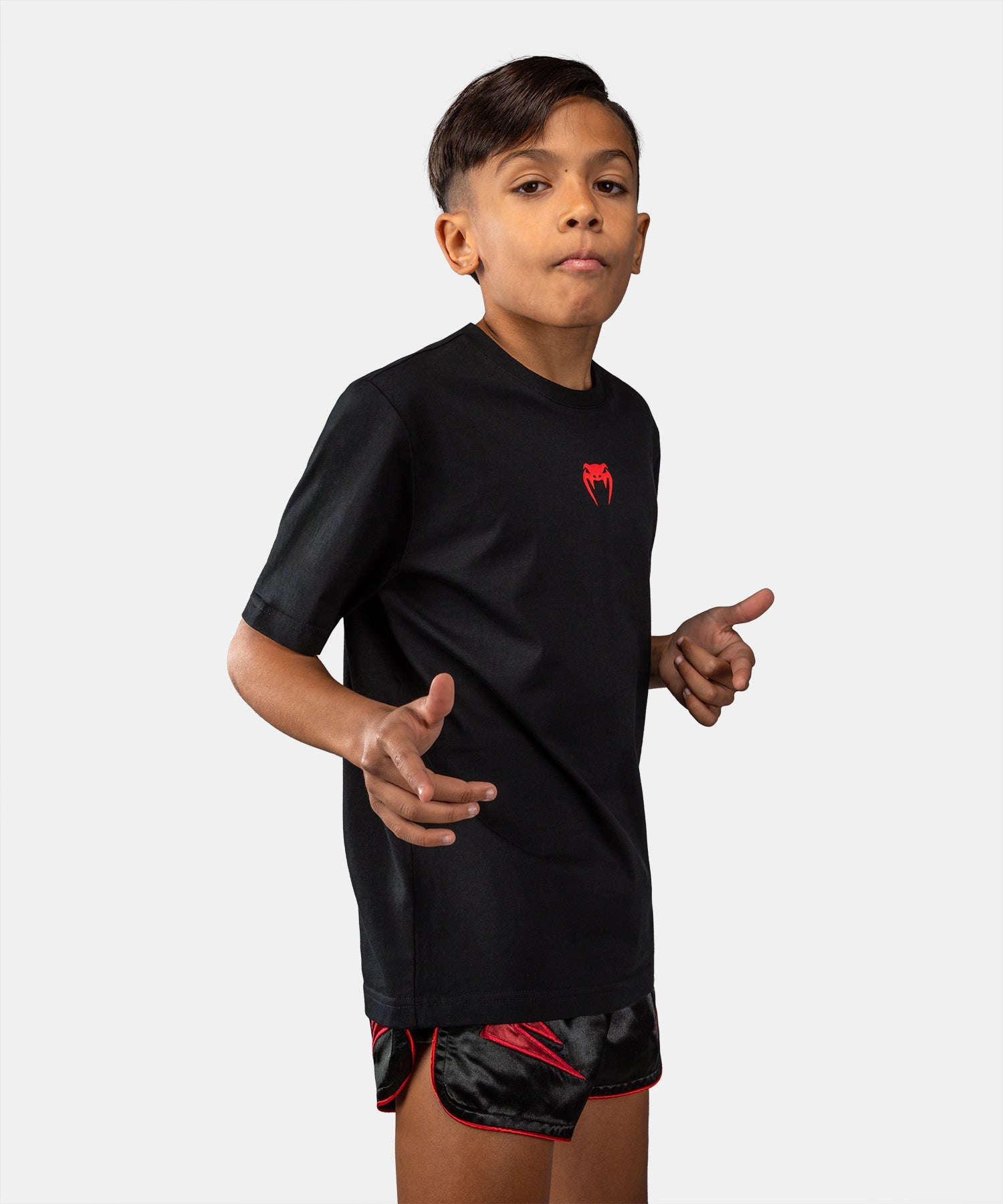 T-shirt Venum Attack Kids Noir/Rouge disponible à la Boutique des Arts Martiaux